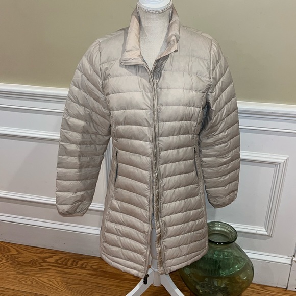 Patagonia Fiona Down Jacket Style 28355F9 - Picture 2 of 9